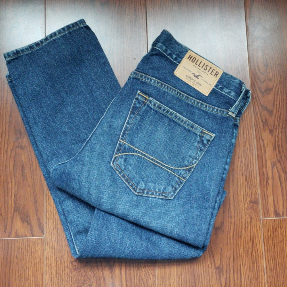 HOLLISTER  mens blue jeans